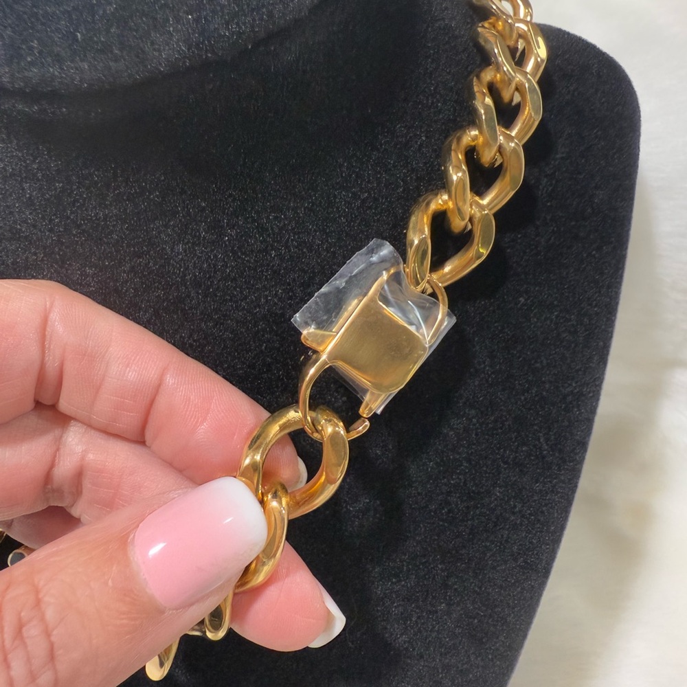 Gold Plated Cuban Necklace- 18 inches - Picture 2 of 7
